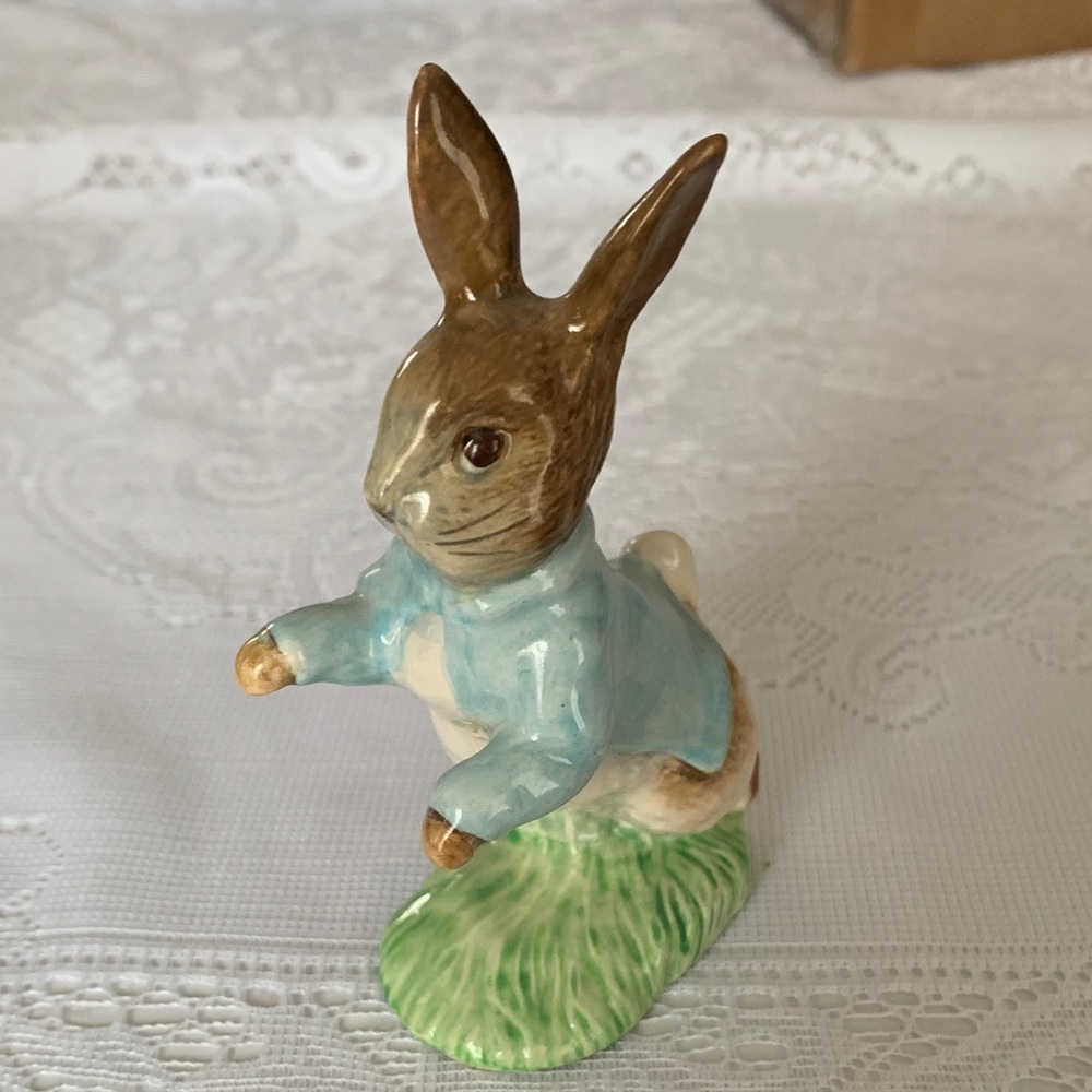 Royal Doulton Beatrix Potter Peter Rabbit Figurine.